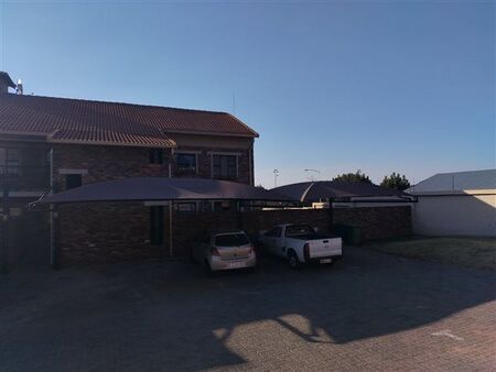 2 Bedroom Flat in Magalieskruin