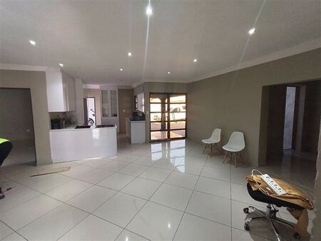 3 Bedroom House in Amandasig