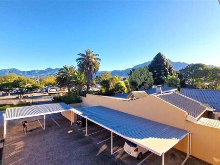 3 Bedroom Apartment in George Central