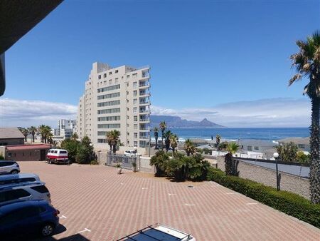 3 Bedroom Apartment in Bloubergstrand