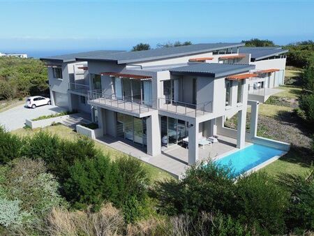 6 Bedroom House in Pezula Private Estate