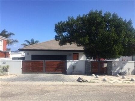 2 Bedroom House in Hunters Estate