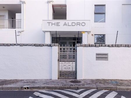 2 Bedroom Apartment in Wynberg