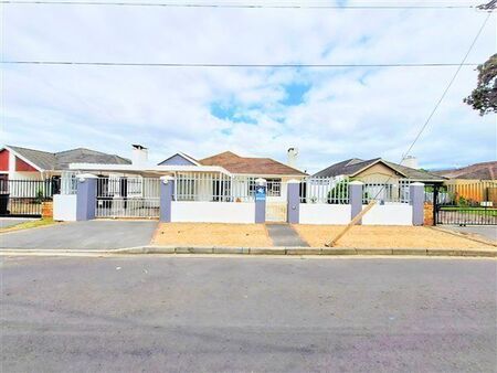 3 Bedroom House in Plumstead