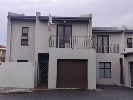 3 Bedroom Duplex in Bellville Central