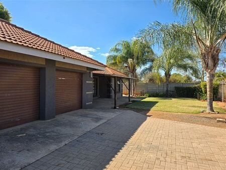 4 Bedroom House in Lephalale (Ellisras)