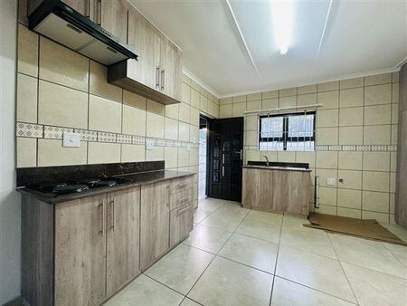 2 Bedroom House in Arboretum