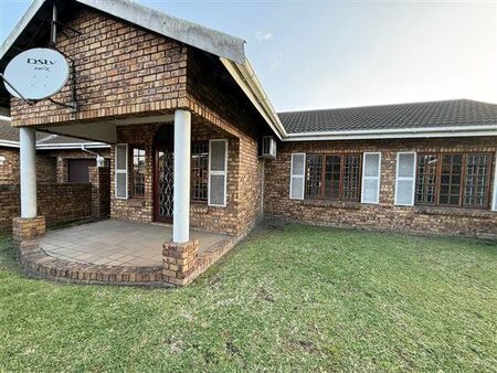 3 Bedroom Simplex in Arboretum