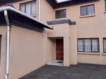 3 Bedroom Townhouse in Arboretum