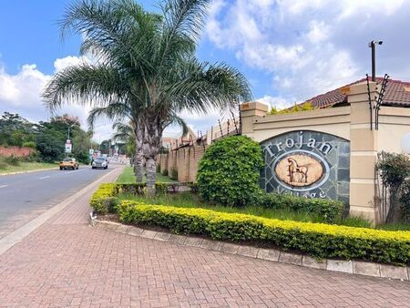 2 Bedroom townhouse - freehold to rent in Equestria, Pretoria