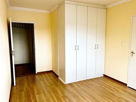 1 Bedroom bachelor to rent in The Crest, Durbanville