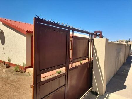 2 Bedroom house to rent in Zola, Soweto
