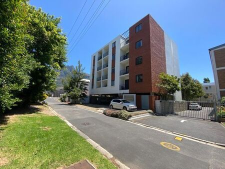 2 Bedroom apartment to rent in Newlands, Cape Town