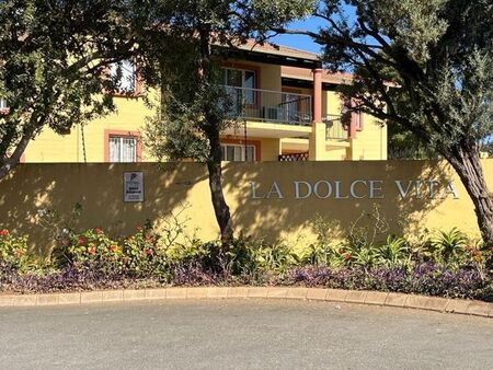 2 Bedroom apartment to rent in Sundowner, Randburg