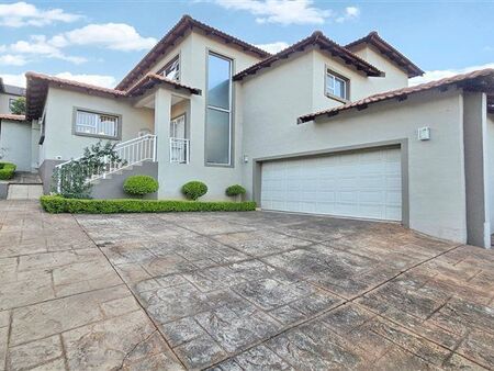 3 Bedroom House in Waterkloof Ridge