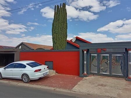 2 Bedroom House in Protea Glen