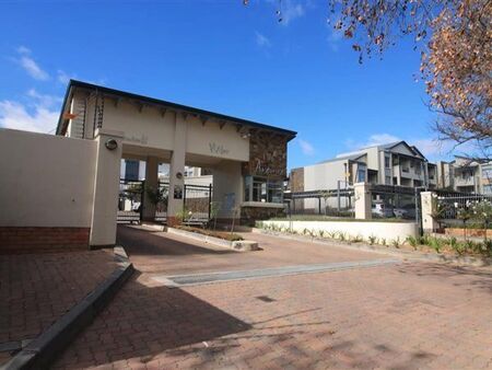 2 Bedroom Townhouse in Parktown North