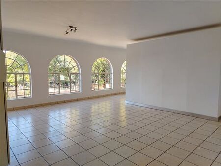 1 Bedroom Apartment in Kensington