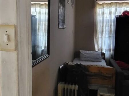 4 Bedroom House in Kensington