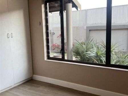 2 Bedroom Flat in Paulshof