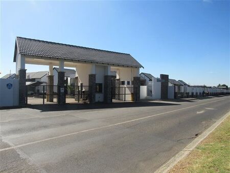 2 Bedroom Apartment in Glen Marais
