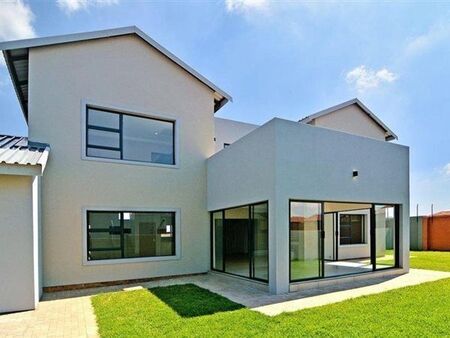 4 Bedroom House in Glen Erasmia