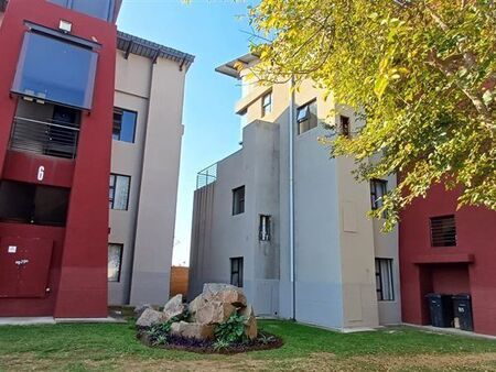 2 Bedroom Apartment in Rooihuiskraal North
