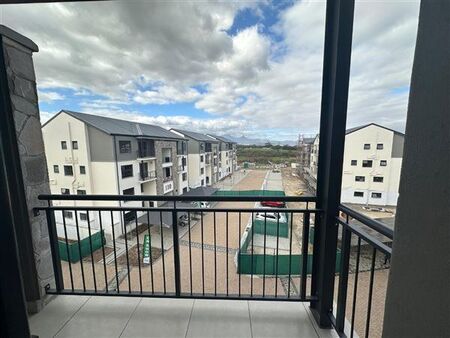 1 Bedroom Apartment in Somerset West Central