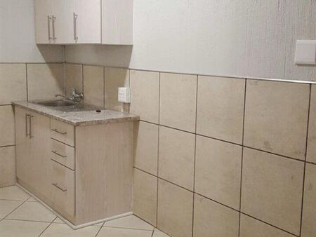 Bachelor apartment in Hillcrest