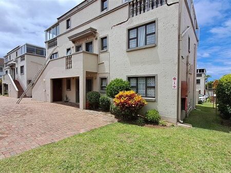 2 Bedroom Apartment in Uvongo