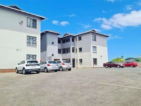2 Bedroom Flat in Brackenham