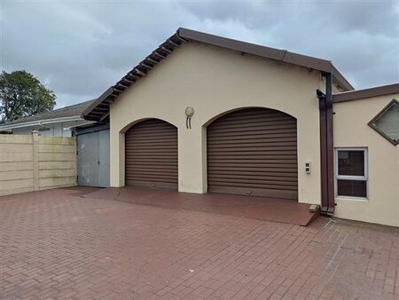 4 Bedroom House in Arboretum
