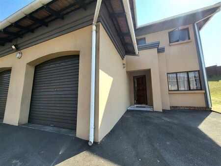 3 Bedroom Apartment in Arboretum