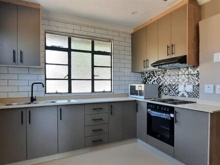 2 Bedroom House in Escombe