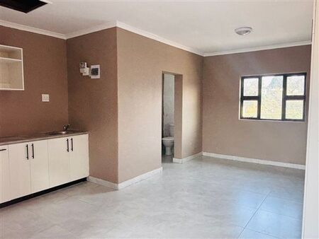 Bachelor apartment in Clermont