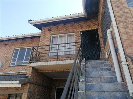 3 Bedroom Apartment in Verulam Central