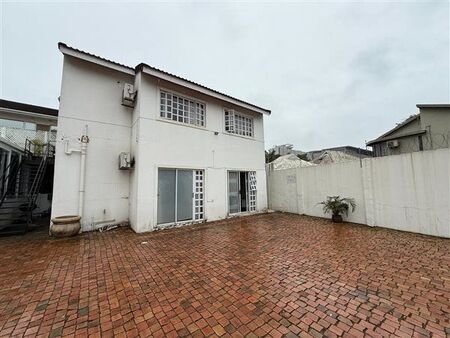 Studio Apartment in Essenwood