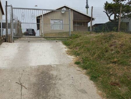 3 Bedroom House in Woodhurst