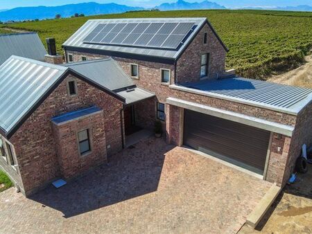 2 Bedroom House in Riebeek Kasteel