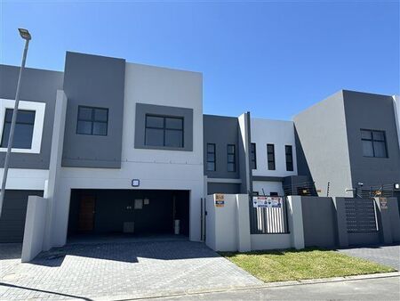 3 Bedroom House in Sandown