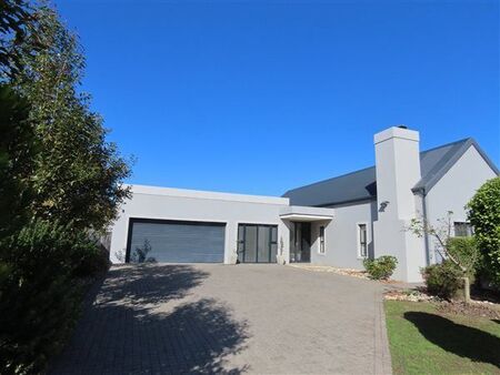 4 Bedroom House in Kingswood Golf Estate