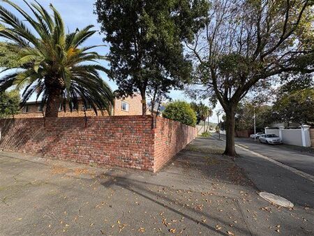 3 Bedroom Townhouse in Rondebosch