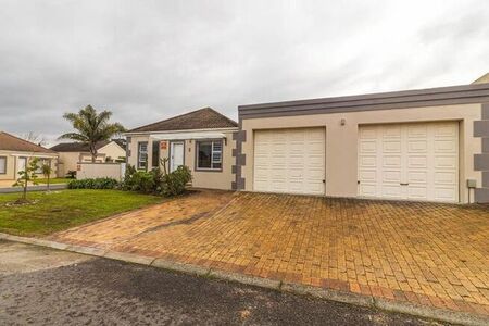 3 Bedroom townhouse - freehold to rent in Sonstraal Heights, Durbanville