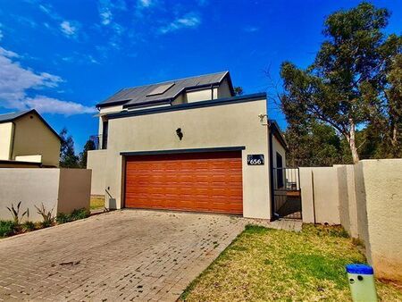 3 Bedroom Townhouse in Willow Park Manor