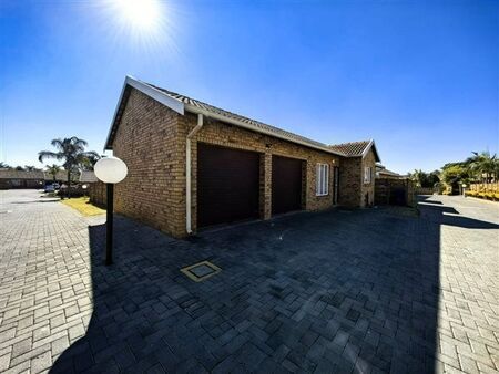 3 Bedroom House in Ninapark