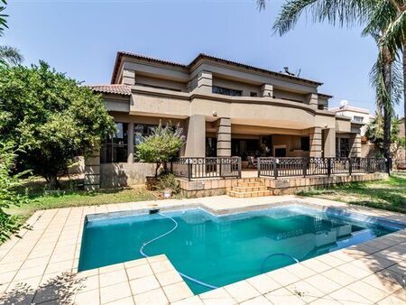 4 Bedroom House in Montana Park