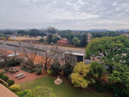 3 Bedroom Apartment in Sinoville