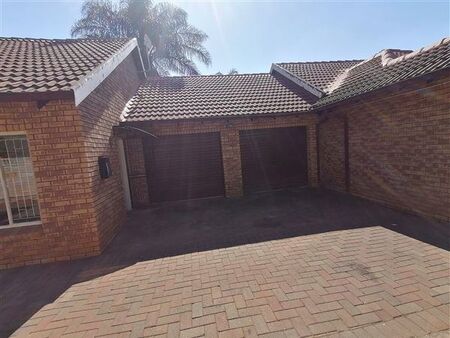 2 Bedroom House in Ninapark