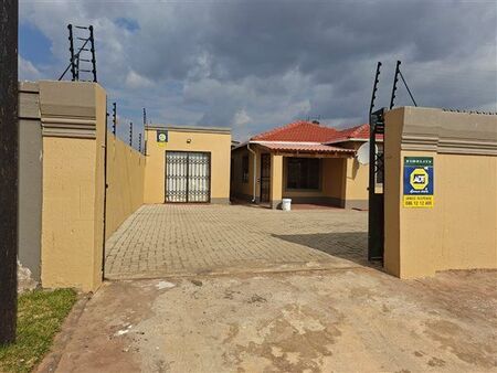 3 Bedroom House in Protea Glen