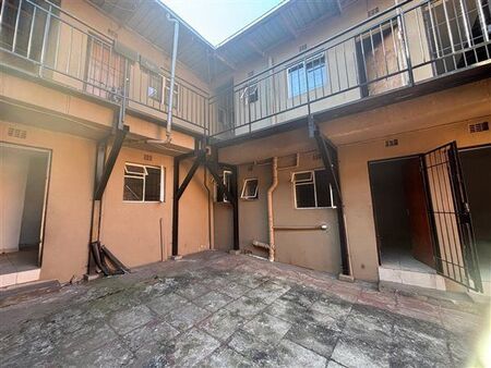 1 Bedroom Apartment in Bezuidenhout Valley